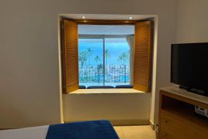 Ocean view & beach access!