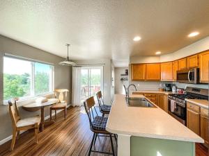 Trailside Getaway - mins to Ft Carson & Airport