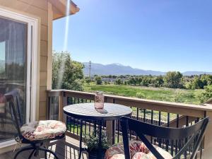 Trailside Getaway - mins to Ft Carson & Airport