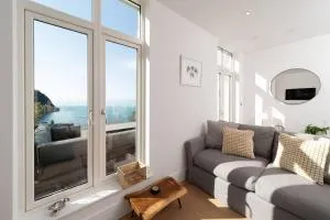 Harbour Tide, Inviting 3 BR Apt, Large Terrace and Sea View, Parking - Simonsbath