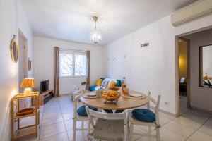 Appartements Porte St Antoine Climatise Parking gratuit Wifi : photos des chambres