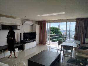 Ocean and Mountainviews, 2 Balconies