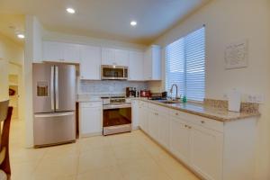 1 Mi to Heritage Lake Park Duplex with Patio!