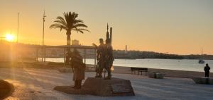 Port Frejus, 150 m de la plage, tres rare a la loc