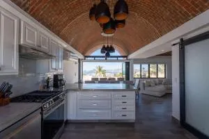 Newly Renovated 5BR Villa By The Agency Baja - 埃尔普埃夫利托