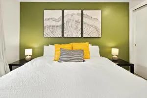 3 King Beds 10 Min To Lake Hot Tub - 埃弗格林