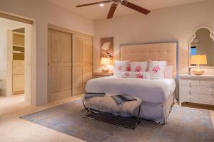 Beautiful 3 Bd Villa with Staff and Steps from the Beach in Del Mar Palmilla