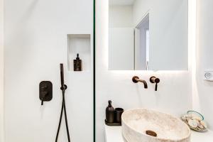 Silver apartment Fos