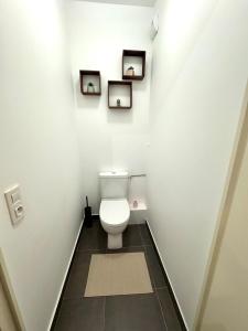 Charming 3BR Apartment with Loggia close to Paris