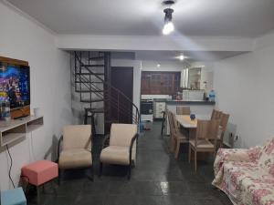 Casa em Caraguatatuba Praia Massaguaçu - condomínio a 70 metros da praia