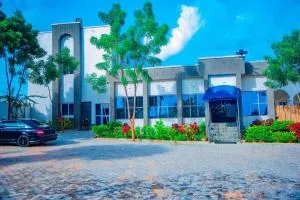 MTOWN Hotel and Suites - Dutse