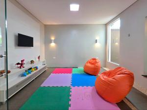 5 Quartos 4 Banheiros, na Vila A, a 5 min Paraguai