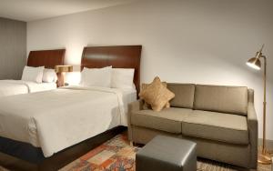 One-Bedroom King Suite with Whirlpool room in Hilton Garden Inn Salt Lake City/Sandy