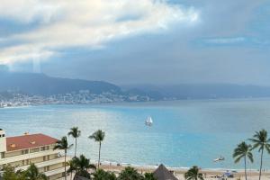 Oceanfront development, ideal for relaxation!