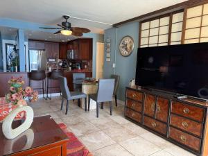 Oceanfront Escape, Molokai Views & Tropical Breezes