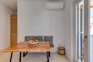 Silver Apartment Aeras