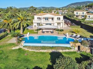 Panorama d'Exception Piscine Chauffée proche de la mer dans un Domaine privée