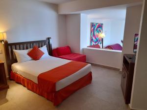 Spacious, standard with beach access & wifi!