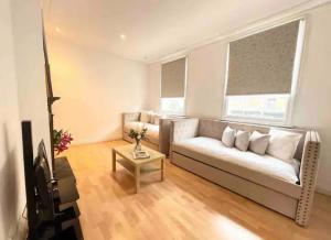 Central London 8 beds House