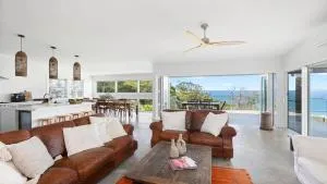 Stunning Ocean Views and Pool - Killcare