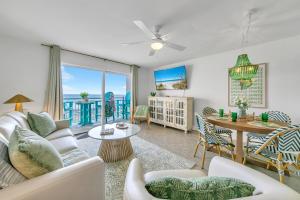 Pelican Isle 215 The Emerald Spritz