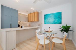 The Novocastrian - Classic Charm by Newcastle Beach
