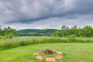 On 12-Acre Lot: Lawrenceville Apt w Lake View