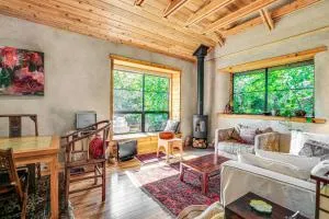 Unique and Serene Retreat, 7 Mi to Downtown Portland - Gilbert