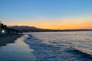 By the Sea with Exclusive Services & WiFi!