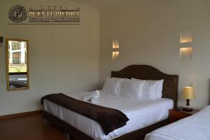 Hotel PUENTE PIEDRA PARK