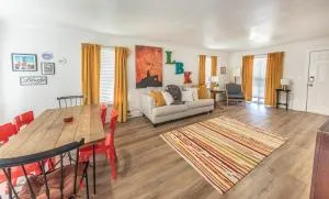 The Tejas Lounge Walk to TTU Best In Lubbock - Floydada