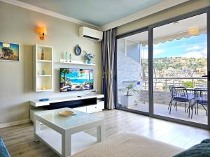 Elis Seafront Apartment