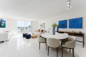 Beachside Modern 2BR 2BA