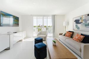 Beachside Modern 2BR 2BA