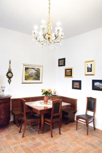 Elegant apartment 300m from old town center