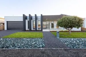 Summerland 8 - Diamond Beach