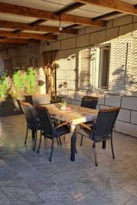 Apartments by the sea Sutivan, Brac - 23920