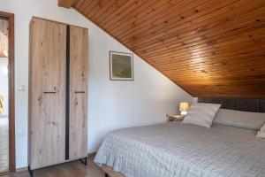 Apartments by the sea Prizba, Korcula - 23354