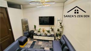 Modern 2BR Condo with Terrace,Netflix,Pool,& WiFi