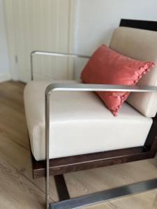 2025 Award Winner Liverpool Peach House - 4 Bedrooms