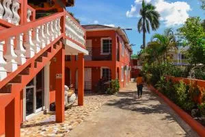 Paradise On The Rocks Hotel - Негрил