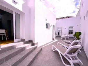 Tropicalidays La Punta Suites House - La Vera