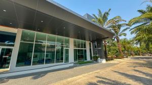 Baan Suan Khun Ta and Golf Resort