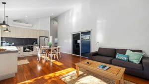 Sawtell Beach Shack 2