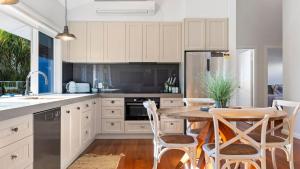 Sawtell Beach Shack 2