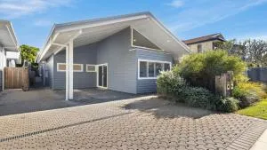 Sawtell Beach Shack 1 - Boambee