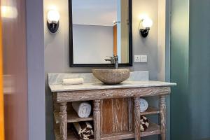 Dancing Hana Villa Nusa Dua - 2 Bedroom with Sharing Pool Minimum Stay 2 Nights