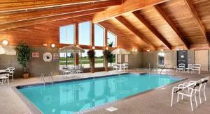 Fossil Creek Hotel & Suites - WaKeeney