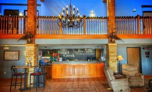 Fossil Creek Hotel & Suites