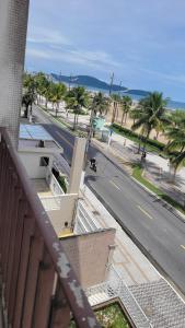 Lindo e amplo apartamento Pé na Areia - Praia Grande